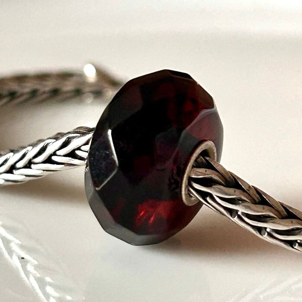 TROLLBEADS Dark Amber Facet Unique LAA 925S NEW Condition, Darkest Red-Brown